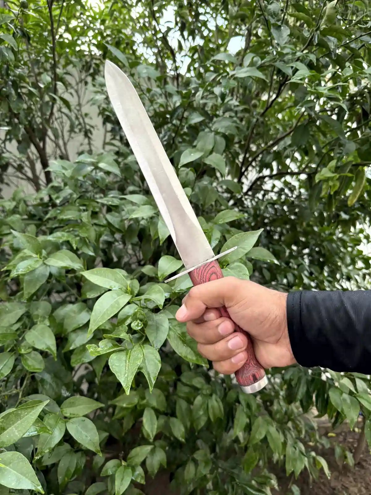 straight double edged dagger straight double edged dagger